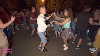 Stefan Nikolov & Nadedja Djavgova - Salsa Social Dance | Dancing in the park