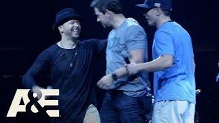 Wahlburgers: A Moment to Connect (Season 4, Episode 4) | A&E