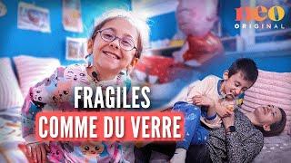 Héméré, 9 ans, souffre de la maladie des os de verres