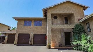 4 Bedroom Townhouse for sale in Kwazulu Natal | Durban | Amanzimtoti | Winklespruit |