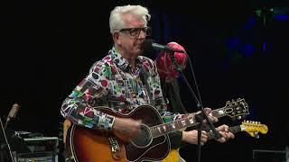 Nick Lowe & Los Straitjackets - (What's So Funny 'Bout?) Peace, Love, and Understanding (LIVE)