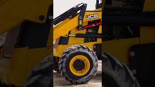 Operating made easy: the new JCB 3CX Backhoe Loader