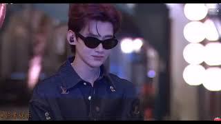 Bai Jingting walks on the runway of GQ Men of The Year 2023. He looks so cool #白敬亭