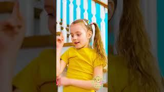 Yay!  I Made My Own DIY TV from a Box!  So Fun!  #kidsvideo  #diy #fun #funforkids