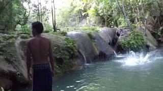 Forward salto in Lagaan falls