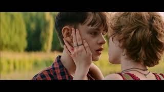 Sophia Lillis Kissing Scenes