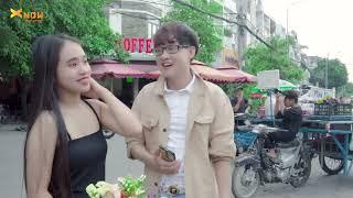 Bắt Gặp Hai Anh Em Hát Rong Nhạc Trữ Tình Đầy Cảm Xúc Giữa Chợ Ai Nghe Cũng Mến - Duy Khương