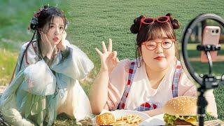 A 300kg girl dies during a food stream, then changes her fate in the Tang Dynasty.