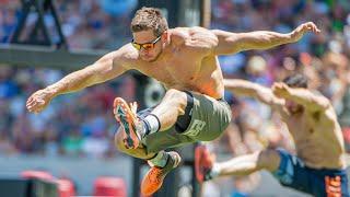 Fourth-Fittest Man in 2015, Dan Bailey, Catches Shades in a Full Sprint