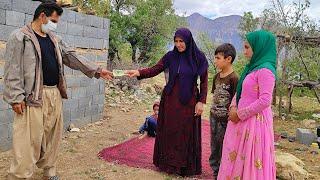 The traditional life of the angel in the mountains: a creditor, money and the power of solidarity