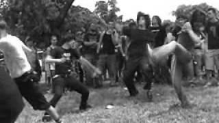 HxC! Kick to the FACE!