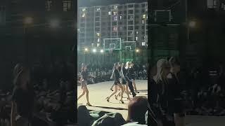 The Runway's Rising Star:  柳如烟 Unleashes~