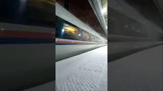 Сапсан — самый быстрый поезд в России. Разгон скоростного поезда ночью. Отправление ЭВС. Speed train