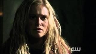 Clarke and Lexa 3x03 scene 1