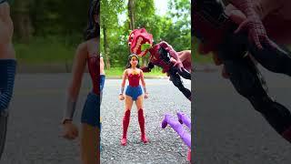 Spider Man vs SUPER HERO DOMINO EFFECT THE AMAZING 5  Marvel toys