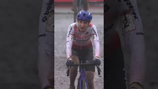 Van Empel puts together a dominant performance on a BRUTAL Gavere course at the UCI CX World Cup! 