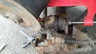 Range Rover P38 EAS, Part 4. Stuck Rear Air Bag & Break Caliper!