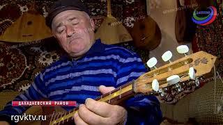 Его предки были мастерами по дереву и виртуозными музыкантами. Муса Мусаев  продолжил семейное дело