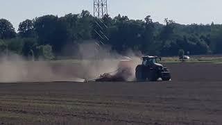 Case IH Optum 270 CVX + Pöttinger Terrasem C6 Artis