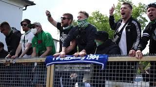 Die Fans des 1. FC Schweinfurt 05 singen: "Nie mehr 4. Liga!"