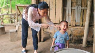 Harvesting cucumbers to sell at the market, I came back and saw a mother abusing her daughter.