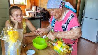 Grandma came to visit - we baked pies with a secret ingredient