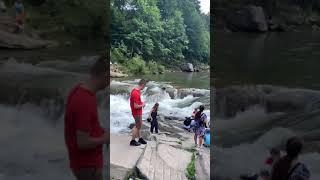 Водоспад в Карпатах Природа