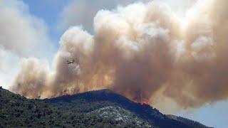 Огонь подбирается к отелям с туристами. Лесные пожары бушуют в Турции