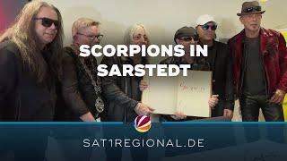 Scorpions tragen sich in das Goldene Buch in Sarstedt ein