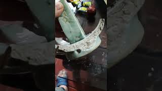 老青瓷片，不知道完整器是个什么样的，请老师帮忙答疑解惑