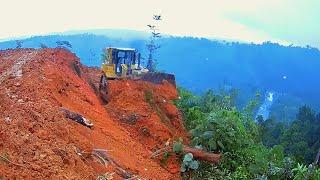 World's Most Dangerous Bulldozer CAT D7R Working on The Edge of The Cliff