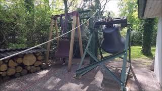 Zwölfe-Läuten mit der fis' Böhler Glocke im Garten