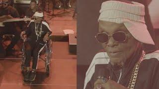 MZEE ZORO AIBUKA NA WHEEL CHAIR KWENYE SHOW NA KUANZA KUIMBA