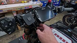 Installing the NEW Wireless Charging Peak Motorcycle mount.