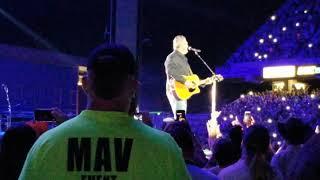 Blake Shelton performs God's Country in Boise, Idaho