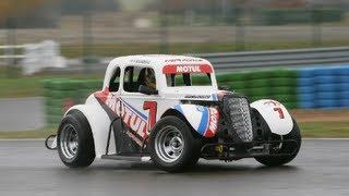 Legend car on wet track : fun ! (Motorsport)