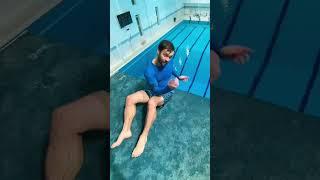 Как делать сальто с большой вышки? Лайфхак с перекатом  #бассейн #плавание #прыжкивводу