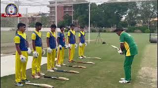 Pakistani test cricketer amir malik talks about batting stance and bat grip