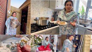 Hey mubbarak ajj ka din || Kon aney wala hey || gher mey kushi || Ajj busy daily routine vlog