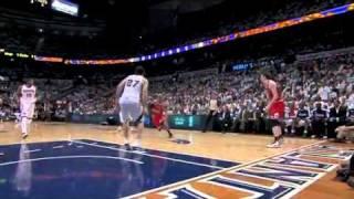 Dunk of the Night (05/12/2011): Omer Asik's Monster Dunk over Zaza Pachulia