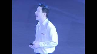 李彦宏演讲中遭泼水 滋事男子被刑拘5日