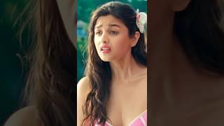 Alia Bhatt gets POSSESSIVE Over Varun Dhawan in #StudentOfTheYear 