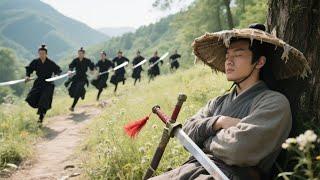 Kung Fu Movie! The man resting under a tree is a sword god, taking down everyone with one strike!