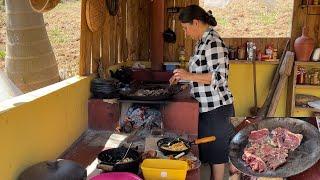 FIZEMOS UNS BIFES NO TACHO NO FOGÃO A LENHA AQUI NA ROÇA.