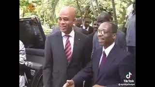 Roro Nelson raboure Martelly pou l k fè foto a Titid