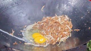 Penang Char Kway Teow - Stir Fried Flat Noodles 槟城炒粿條