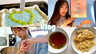 VLOG: mum’s birthday | grape cake, ramen, preparing birthday gift, what I eat (Eng CC)