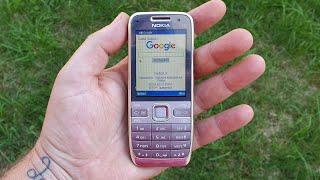 Nokia E52 – A Classic in the Palm of Your Hand