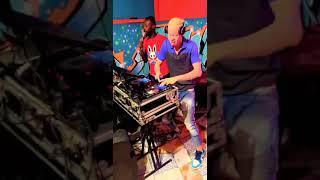 KOURI AL GADE KÒMAN YON DJ AP JWE YON TANBOU SOU APARÈY LI A SOSYAL KAP FÈT