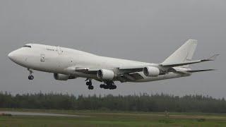 Boeing 747 - Stormy Landing & Takeoff